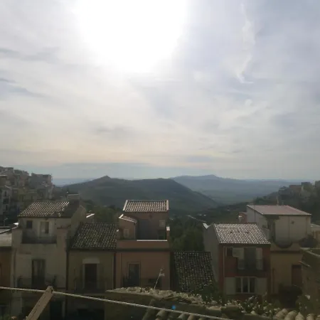 Antico Portale - Host Roberto Guest house